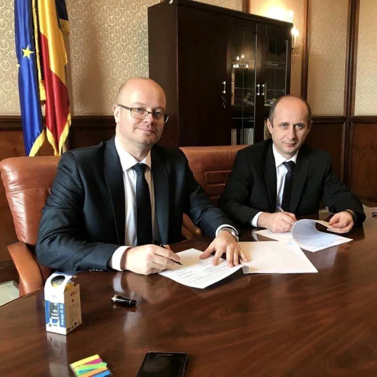 Primarul Kereskenyi Gabor alături de secretarul de stat Adrian Gâdea - foto: primaria Satu Mare