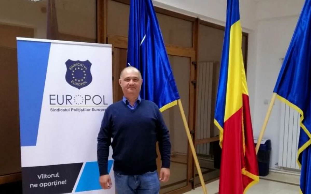 Ioan Cănărău, agent principal şef la Poliţia Roman FOTO Facebook