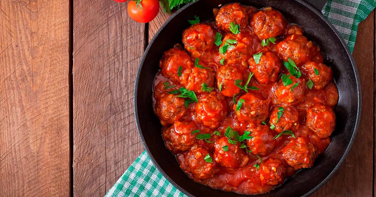 Cum prepari cel mai bun sos de roșii și chifteluțe perfecte, ca ale unui chef spaniol cu 10 stele Michelin