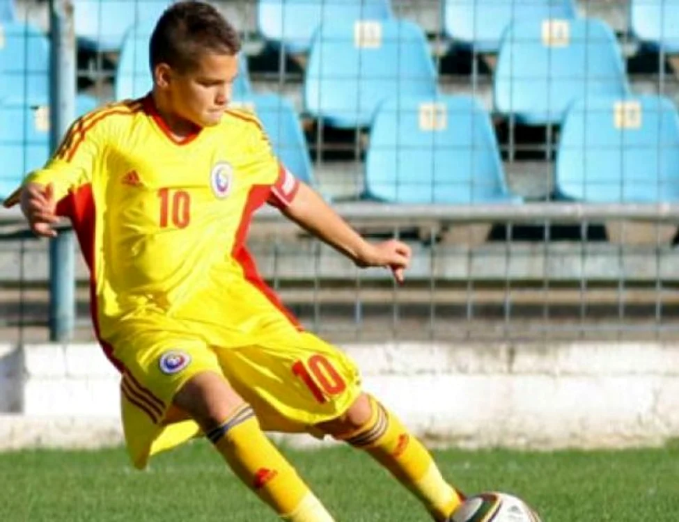 Ianis Hagi îi poate călca pe urme tatălui său, dar trebuie ca selecţionerul să-l considere mai întâi suficient de copt pentru un turneu finalFoto Click!