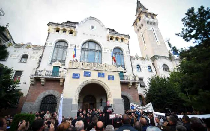 Protest la Târgu Mureş faţă de desfiinţarea Liceului Romanio-Catolic FOTO Arhivă