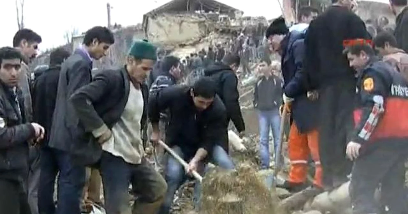 Cutremurul de 6 grade Richter i-a prins pe turci în timpul somnului (Sursa: captură foto YouTube)
