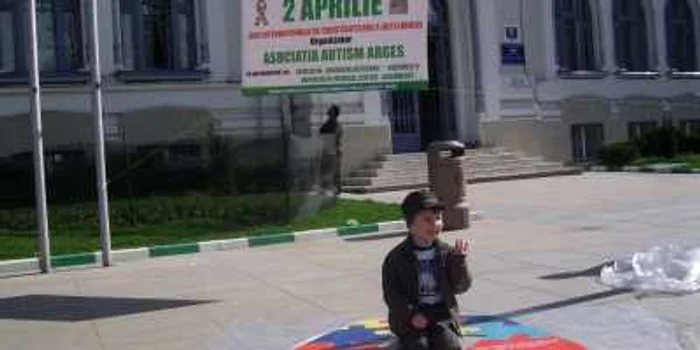 Costin luptă cu autismul 