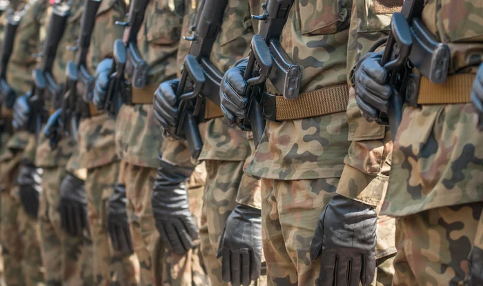 Serviciu militar obligatoriu pentru femei FOTO: Arhivă