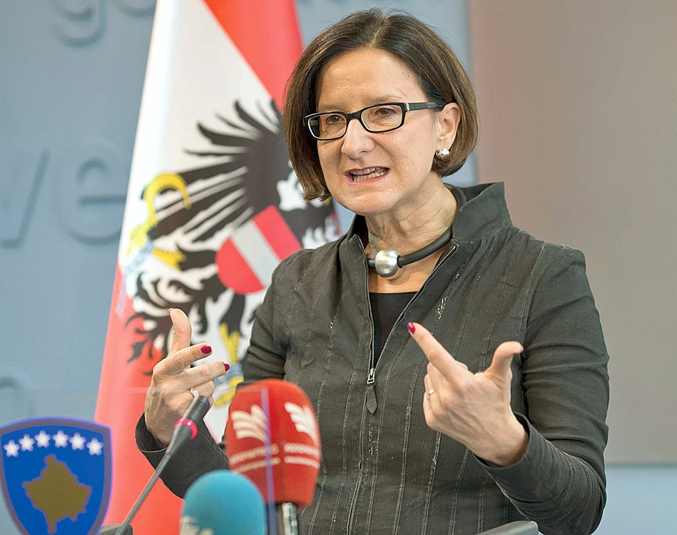 Johanna Mikl-Leitner, ministrul austriac de Interne:"Traficanţii  de persoane  sunt criminali"