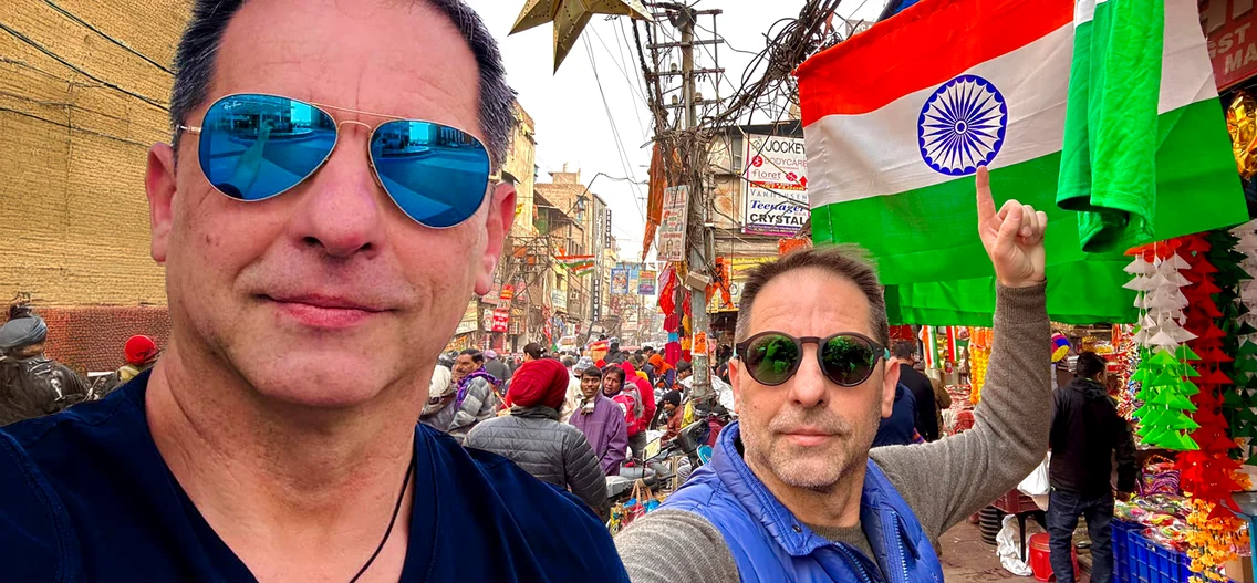 Dan Negru a fost în vacanță și în India