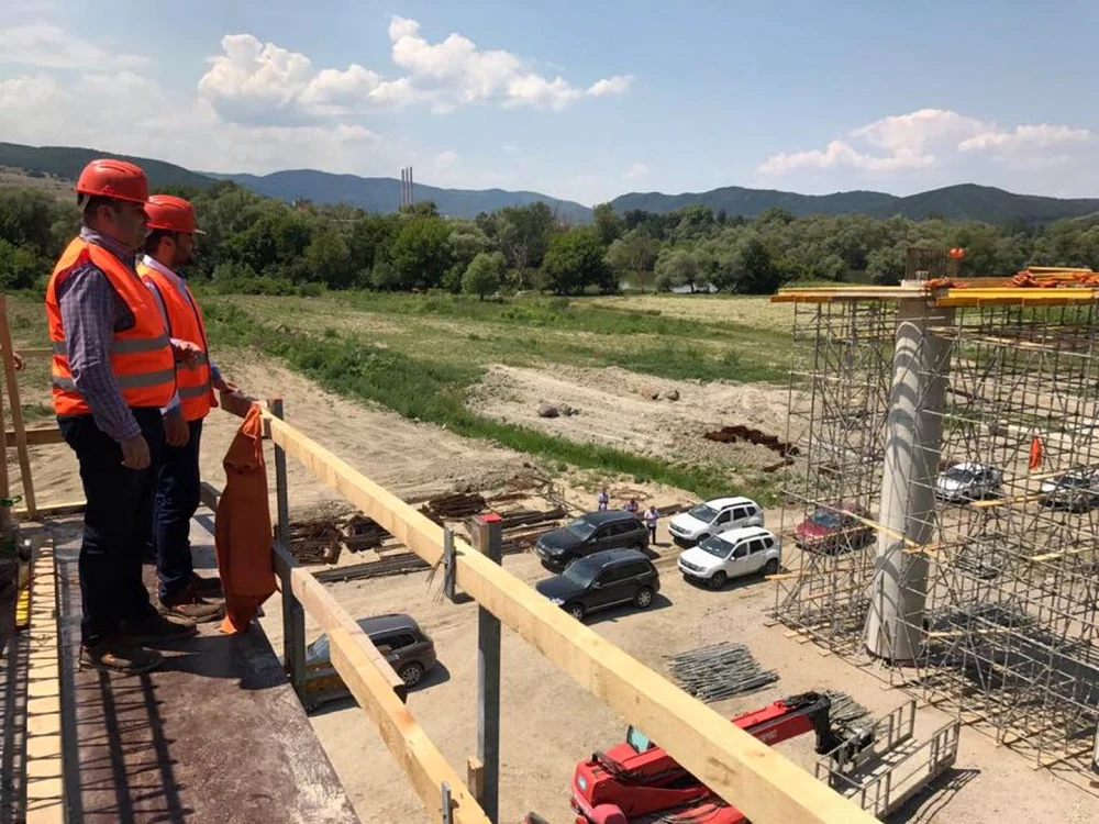 Răzvan Cuc, pe şantierul autostrăzii Lugoj - Deva Foto Facebook