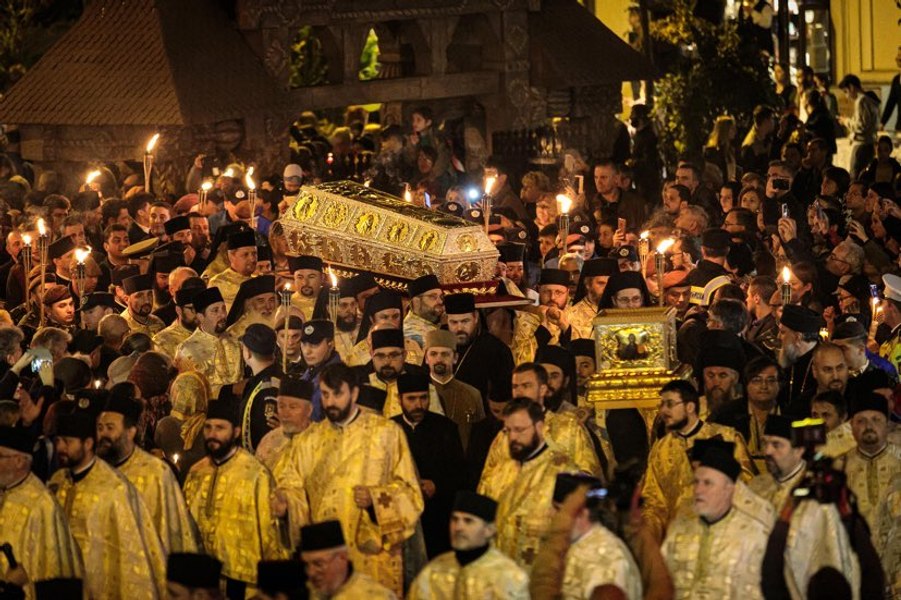 Cel mai mare pelerinaj din România a început. ÎPS Teofan, mesaj pentru credincioșii care ajung la Sfânta Parascheva de la Iași