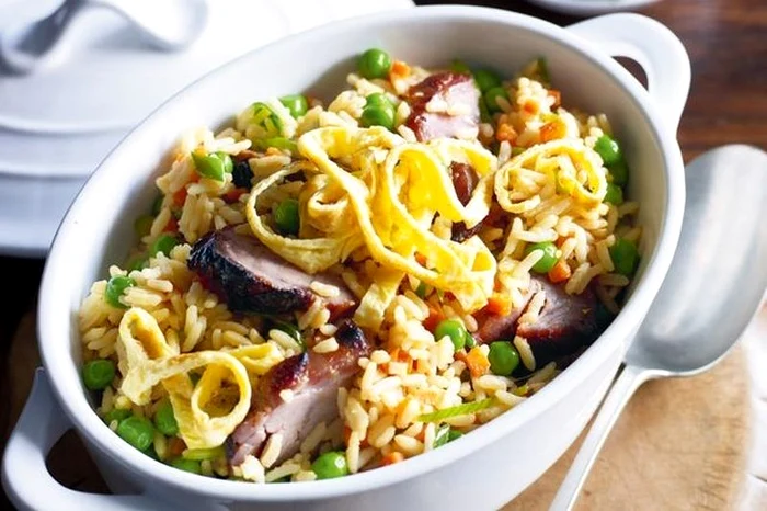 Carne de porc la gratar, cu orez prajit jpeg
