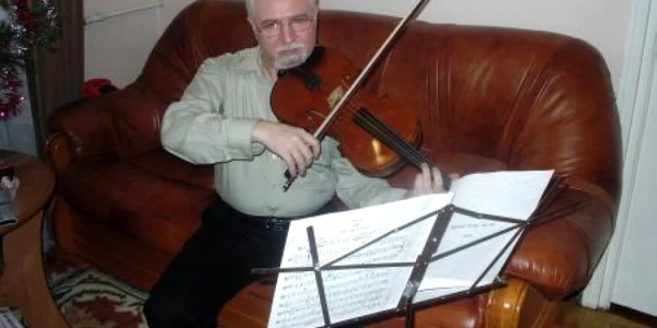 Dorin Comşa repetă la violă chiar şi în timpul liber