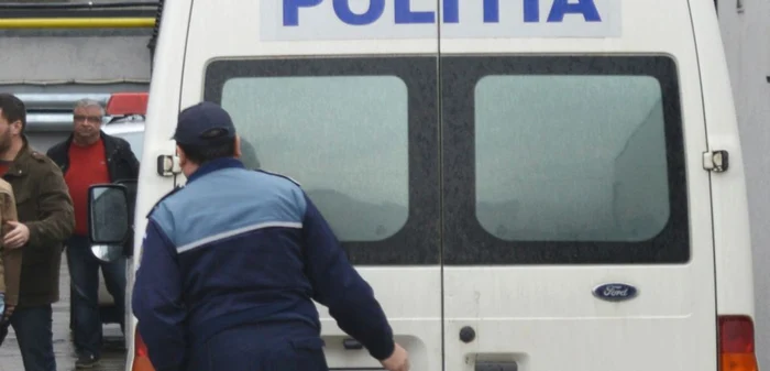 Vasile Bogdan (pulover roşu) nu a scăpat de emoţii