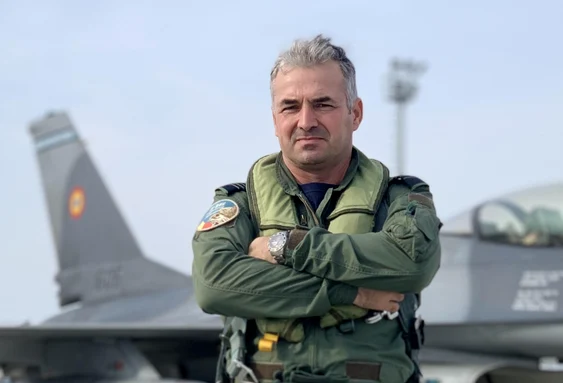 Cătălin  Micloş, cel mai  experimentat  pilot din Forţele  Aeriene Române. Foto: Baza 86 Aeriană 