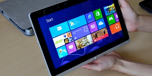 acer iconia w700