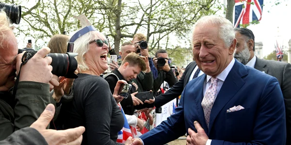 Regele Charles prințul William și prințesa Kate au salutat oamenii după un prânz la Buckingham 5 mai 2023 FOTO Profimedia (2) jpg