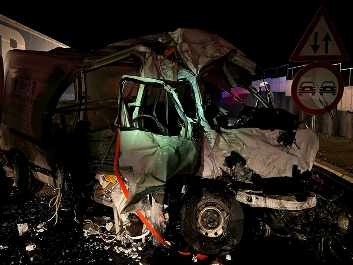 Tragedie pe breteaua Autostrăzii Sibiu Pitești lângă intersecția cu DN7 la Boița Sursă ISU Sibiu 