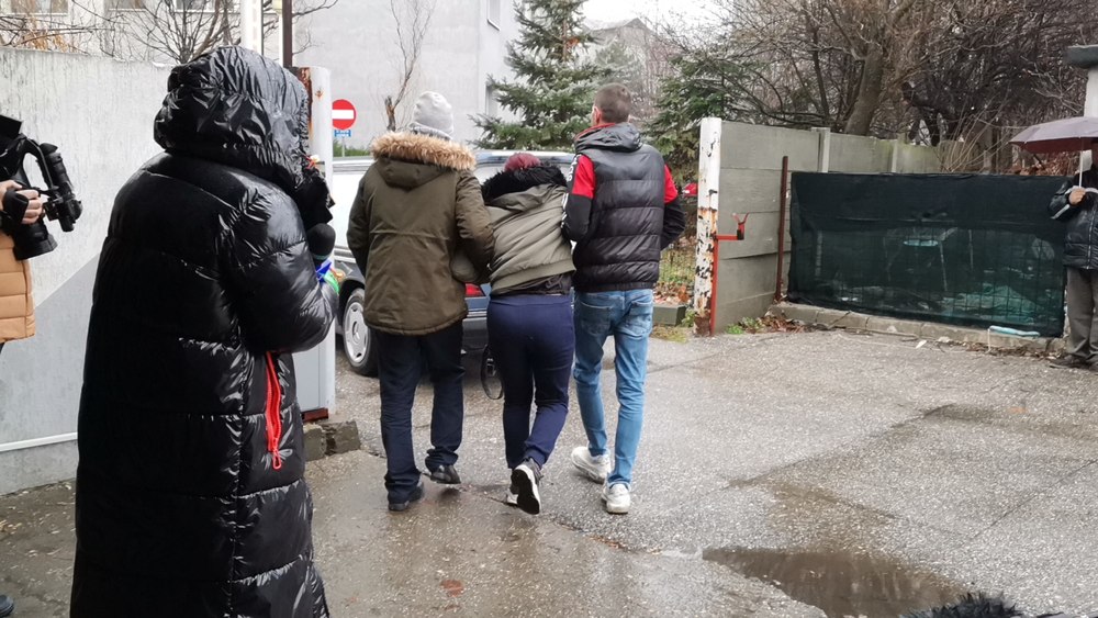 Bebeluș de un an și 7 luni, lovit și înfometat timp de o lună de concubinul mamei, până a murit