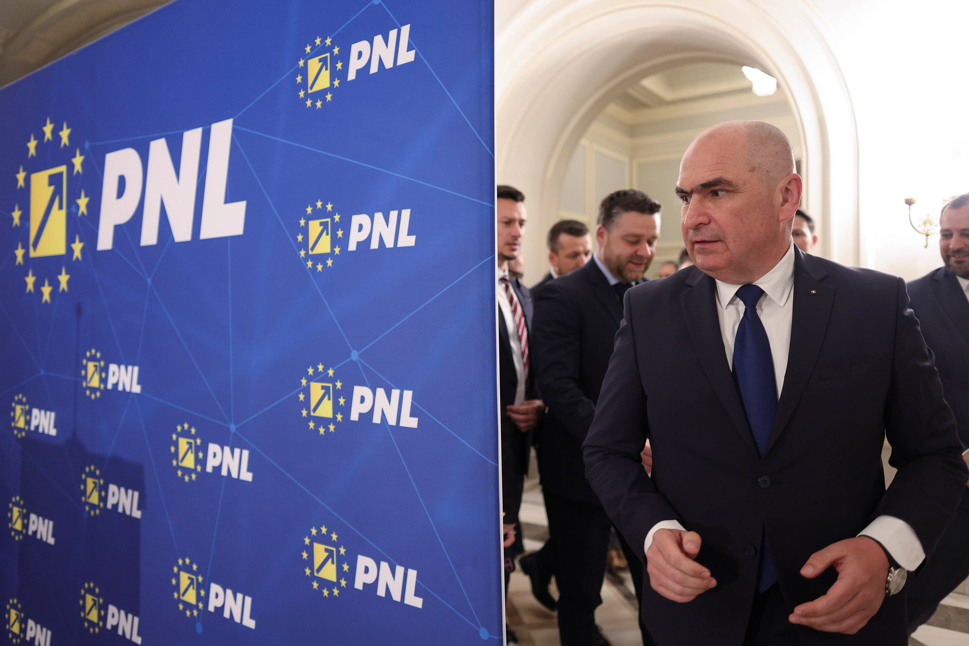Liberalii cer partidelor parlamentare să fie responsabile în adoptarea de urgență a legislației privind PNRR