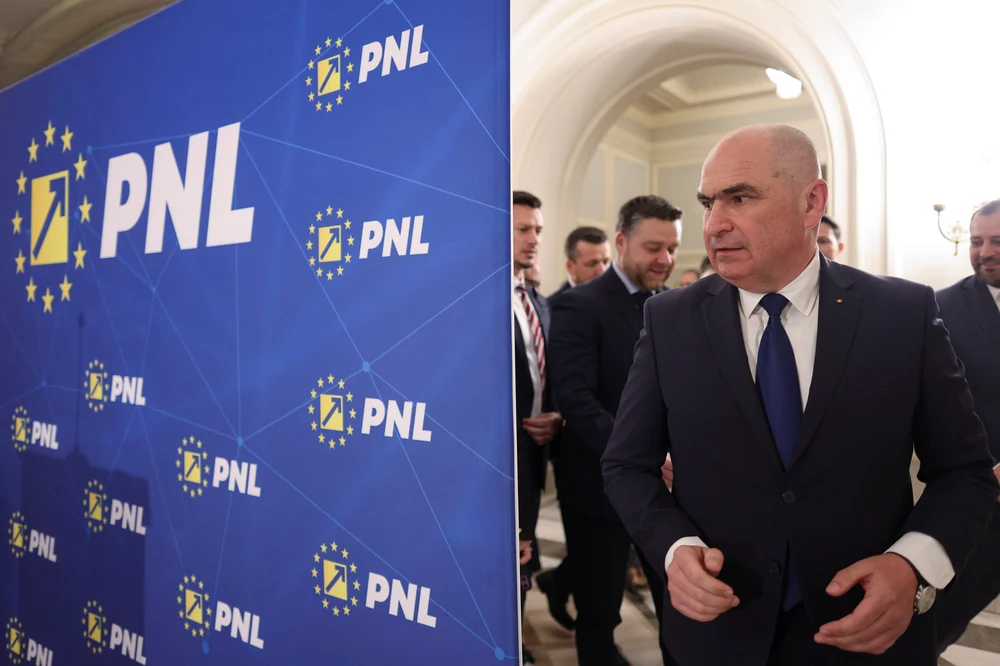 Grupul liberal din Senat se întărește. Doi parlamentari de la „Pace-Întâi-România” au trecut la PNL