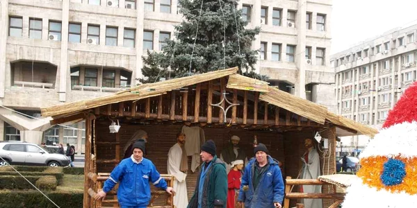 „Cei trei magi“ de la SGU au venit să prevestească aprinderea beculeţelor