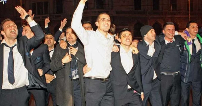 Ilie Stan şi jucătorii Stelei au scandat şi au cântat împreună cu suporterii echipei