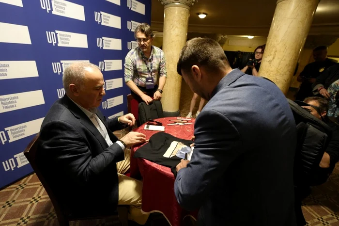Garry Kasparov la Teatrul Național din Timișoara FOTO UPT