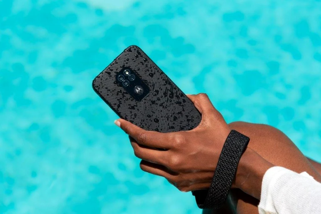 smartphone rezistent motorola defy