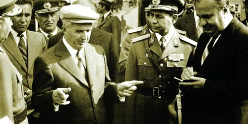 Nicolae Ceausescu si Constantin Olteanu FOTO fcsteaua.ro