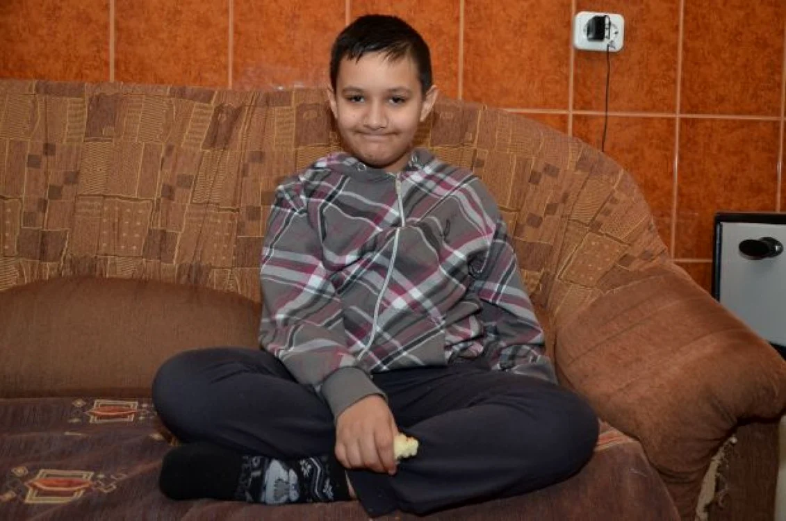 Vlad Preda ar putea să se vindece de narcolepsie, dar familia lui nu dispune de fondurile necesare pentru tratament