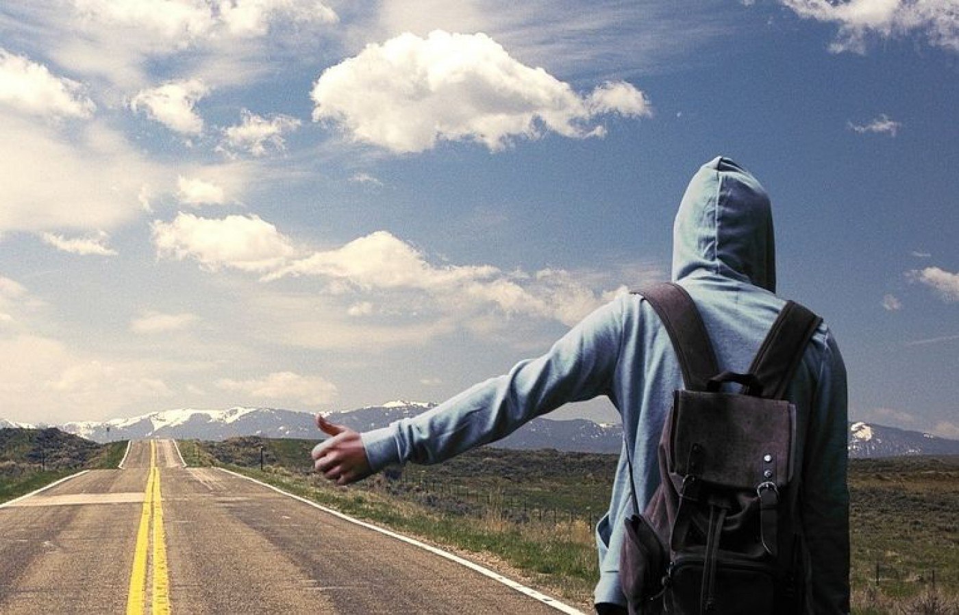 Hoțul din Vaslui, prins în timp ce făcea autostopul după condamnare.