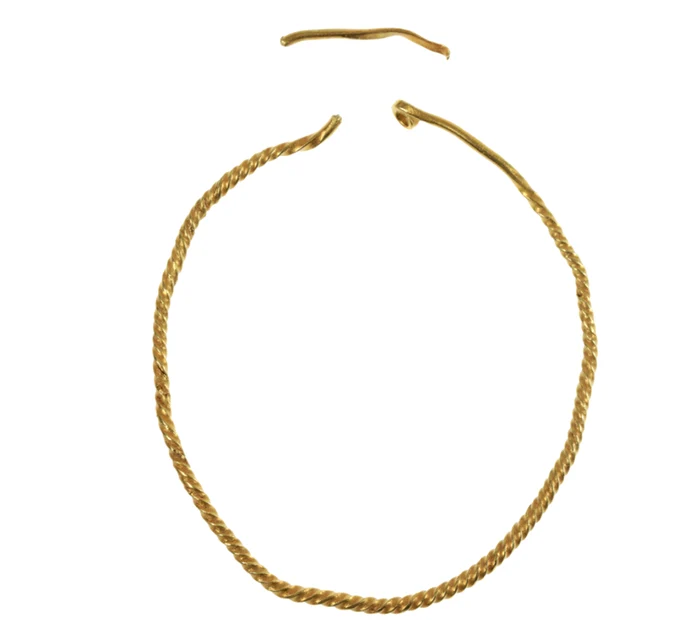 Brățara dacică a fost achiziționată pentru 35.000 de euro. Foto: Artmark