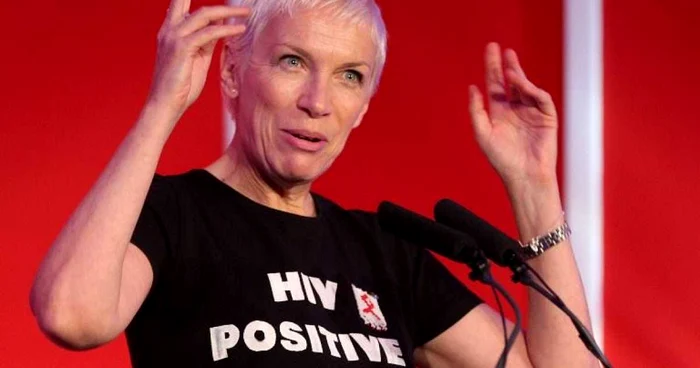 Annie Lennox este cunoscută pentru camapniile de combaterea a virusului HIV FOTO AFP