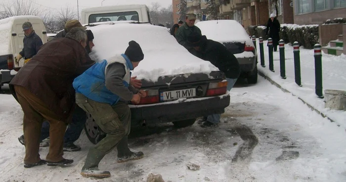 Maşina a fost parcată "manual"