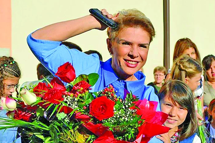 Puştoaica are 11 ani şi se bucură foarte mult că a început şcoala