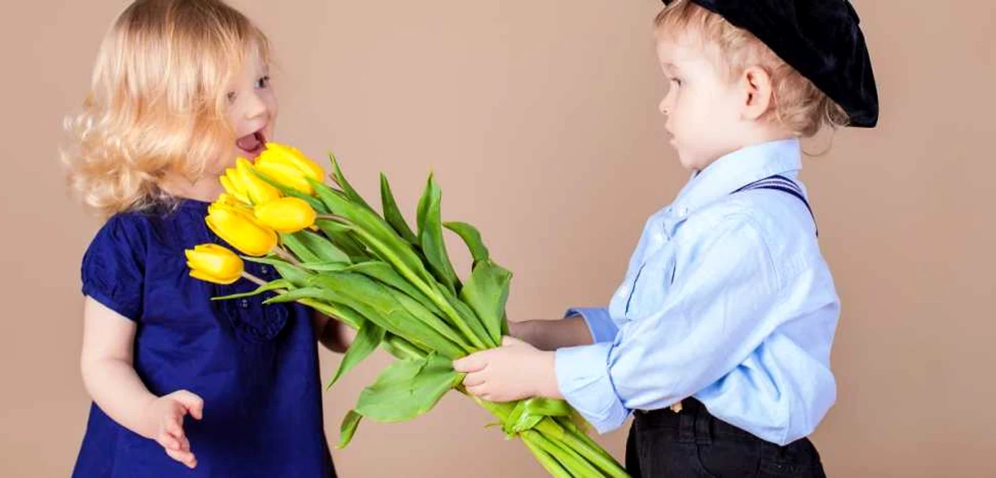 Peste 700 de adolescenţi cu vârste până în 14 ani au declarat că trăiesc în cadrul unei uniuni consensuale FOTO Shutterstock