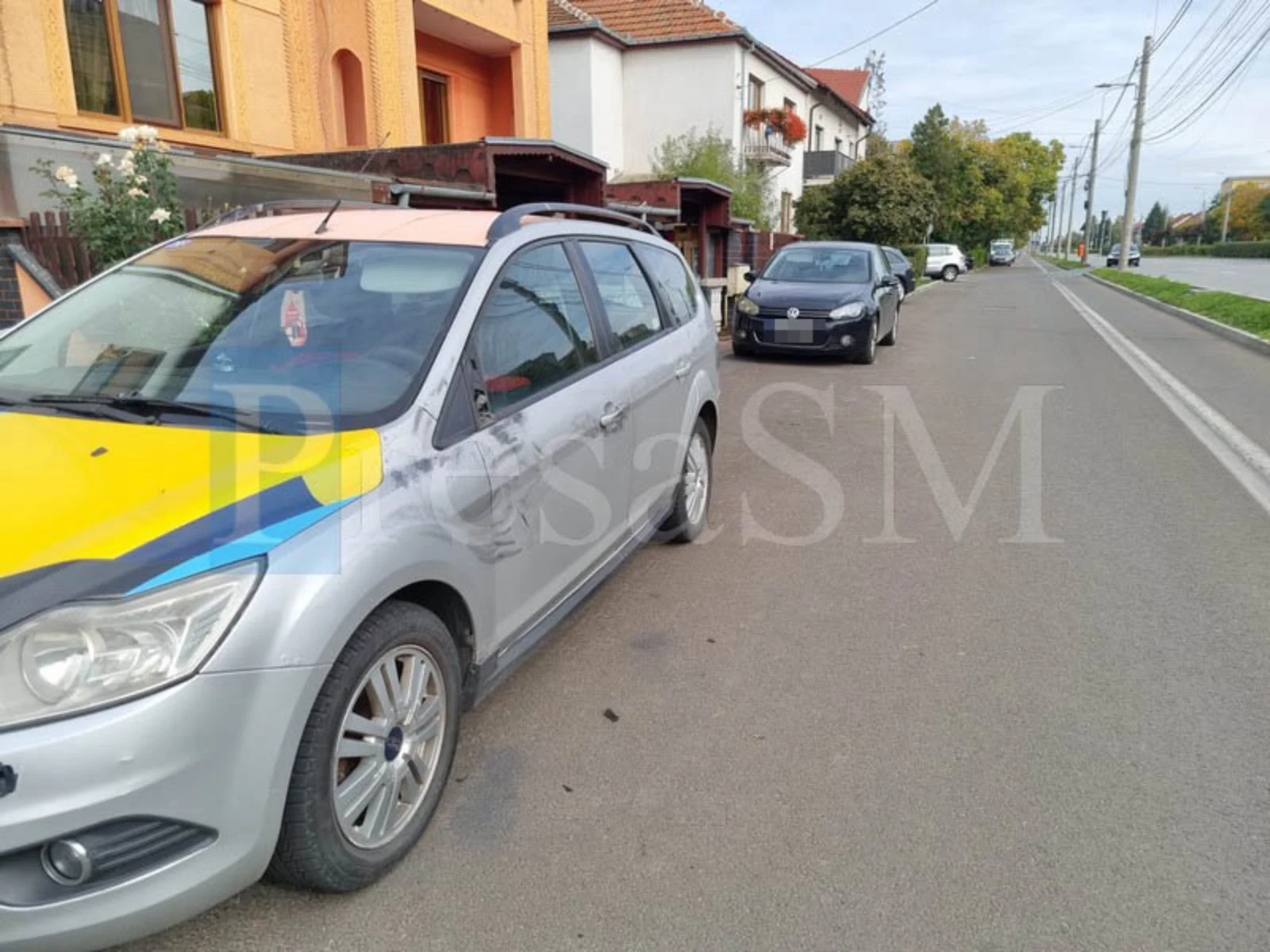 Bărbat din Satu Mare, reținut după ce a distrus oglinzile a 12 mașini parcate