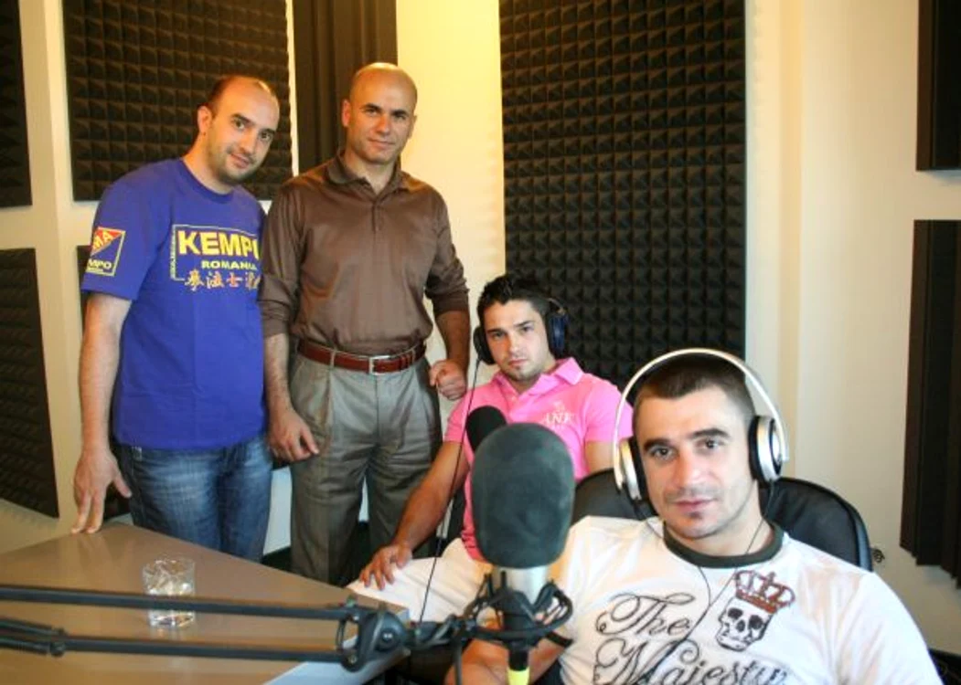 George Păcurariu şi Marius Tiţă în studioul Activ EFEM. (Foto: kempo.ro)