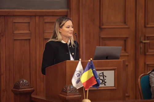Laura Cosoi în Aula Magna de la ASE. FOTO: Sorina Andreica