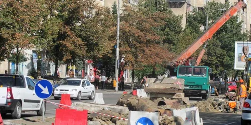 Traficul este gâtuit din cauza lucrărilor