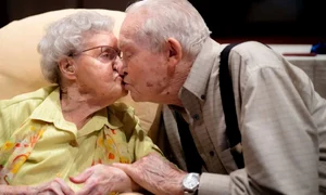 Hubert și June au fost înmormântați împreună jpg