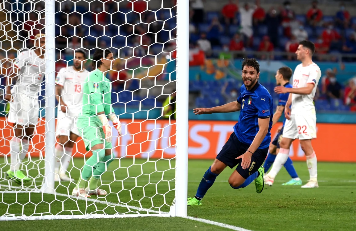 
    Locatelli a marcat două goluri pentru ItaliaFoto: Guliver / GettyImages  