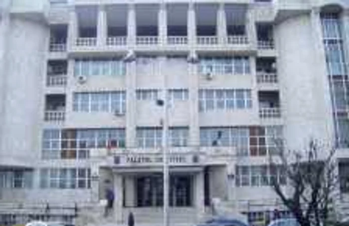 Tribunalul Gorj va fi deschis, însă nu şi pentru cei care au mania de a intenta procese