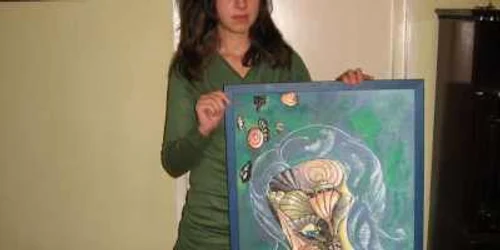 Alexandra este studentă la Arte în Bucureşti