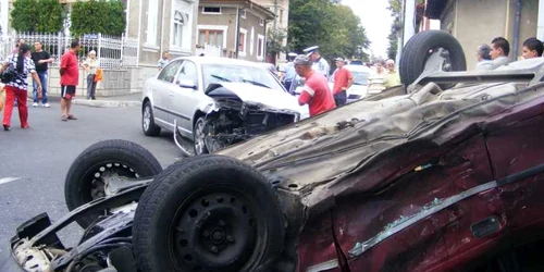 maşina răsturnată