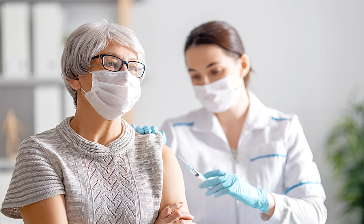 
    Românii au la dispoziţie 4 vaccinuri anti-COVID  