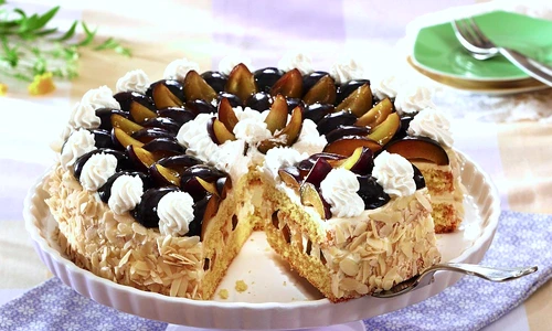 tort de prune si vanilie cu rom jpeg