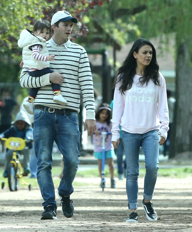 Exclusive    Mila Kunis & Ashton Kutcher Take Wyatt To A Park jpeg