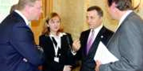 Vlad Filat şi Natalia Gherman la summitul Parteneriatului Estic din Varşovia 