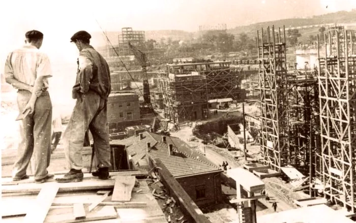 Muncitori în anii 1950, în Hunedoara.