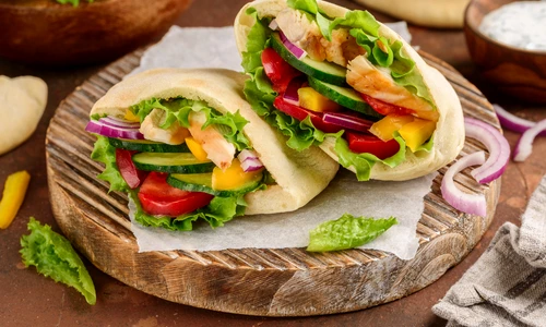 Pachetele legume si pui  Sursa foto shutterstock 2020615118 jpg