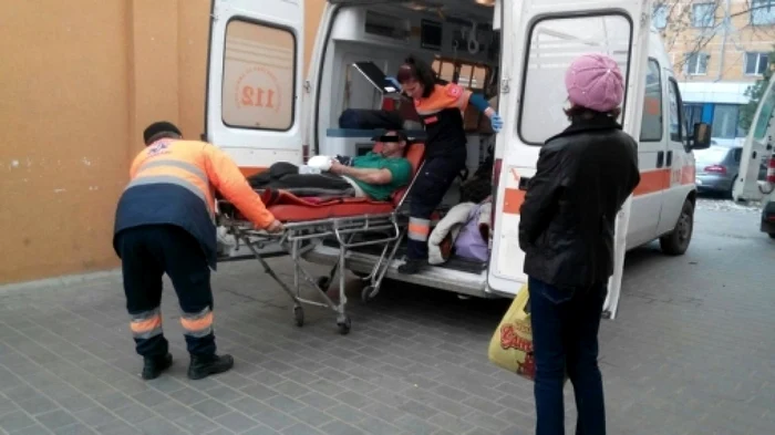 Poliţistul botoşănean a ajuns la spital în stare gravă FOTO botosaneanul.ro